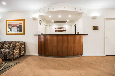 Karratha Central Apartments - Holiday Great Ocean Road 1