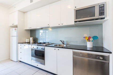 Astra Apartments Sydney CBD - Holiday Great Ocean Road 2