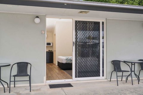 Caboolture Central Motor Inn, SureStay Collection - Holiday Great Ocean Road 12