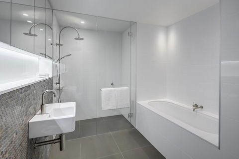 Vibe Hotel Canberra - Holiday Great Ocean Road 32