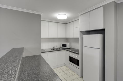 Adina Serviced Apartments Canberra James Court - Holiday Great Ocean Road 1