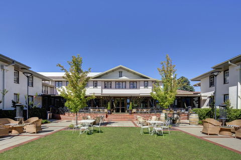 Hotel Kurrajong Canberra - Holiday Great Ocean Road 0