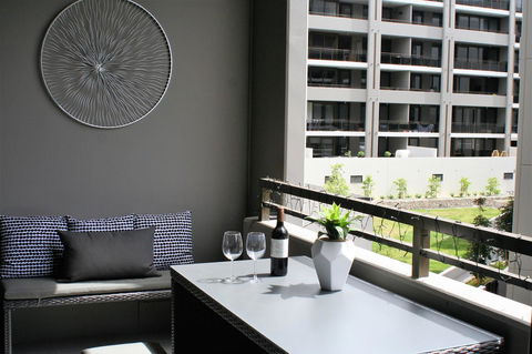 Modern Executive Apt@Barton*1BR*WiFi*Gym*Secure Parking*Canberra - Holiday Great Ocean Road 2