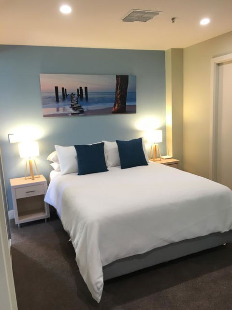 Beachside Luxury Apartments One & Two Bedroom In Beachfront Oaks Pier Building - Holiday Great Ocean Road 23