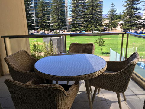 Beachside Luxury Apartments One & Two Bedroom In Beachfront Oaks Pier Building - Holiday Great Ocean Road 25