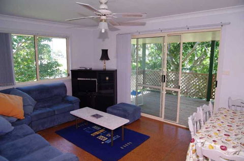 Bellhaven 1, 17 Willow Street - Holiday Great Ocean Road 1