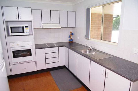 Bellhaven 1, 17 Willow Street - Holiday Great Ocean Road 0