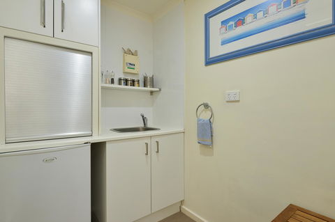 Wintergarden Beach Cabin - Holiday Great Ocean Road 8