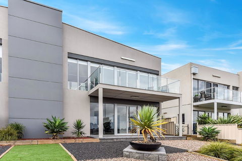 KENNEDY EXECUTIVE TOWNHOUSE - Holiday Great Ocean Road 17