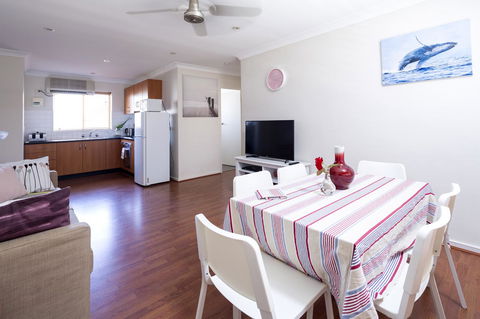 Aurora Holiday Apartment @West Beach - Holiday Great Ocean Road 0