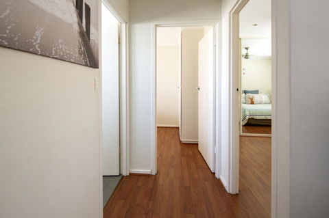 Aurora Holiday Apartment @West Beach - Holiday Great Ocean Road 5