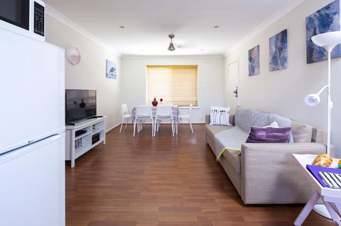 Aurora Holiday Apartment @West Beach - Holiday Great Ocean Road 3