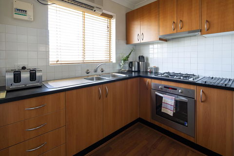 Aurora Holiday Apartment @West Beach - Holiday Great Ocean Road 20