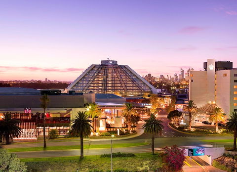 Crown Metropol Perth - Holiday Great Ocean Road 5