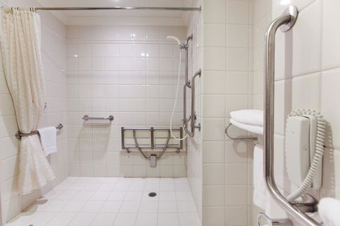 Duxton Hotel Perth - Holiday Great Ocean Road 4