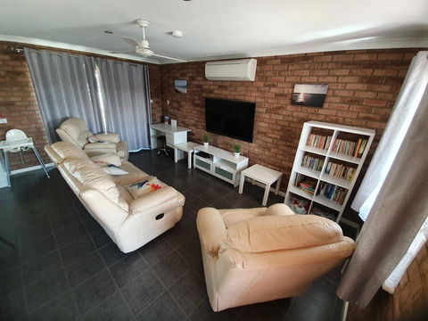 Ocean Beach Chalet 18 - Holiday Great Ocean Road 4