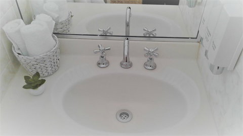 Junee Motor Inn - Holiday Great Ocean Road 6