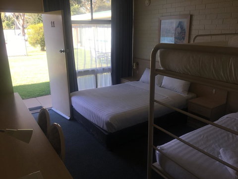 Junee Motor Inn - Holiday Great Ocean Road 16