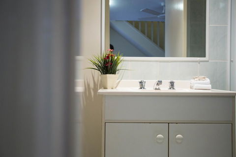 Byron Central Apartments - Holiday Great Ocean Road 2