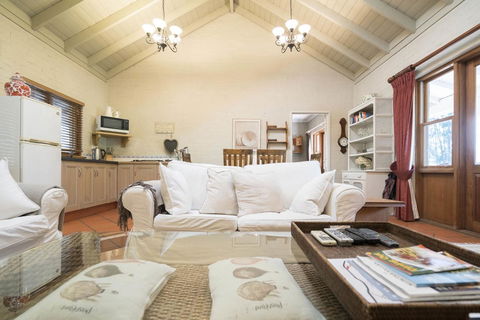 Thistle Hill Guesthouse - Walk To Many Wineries And Restaurants - Holiday Great Ocean Road 29