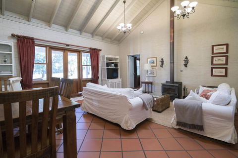 Thistle Hill Guesthouse - Walk To Many Wineries And Restaurants - Holiday Great Ocean Road 32