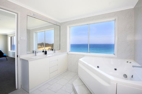 Neptune I Absolute Beachfront I Stunning Views - Holiday Great Ocean Road 18