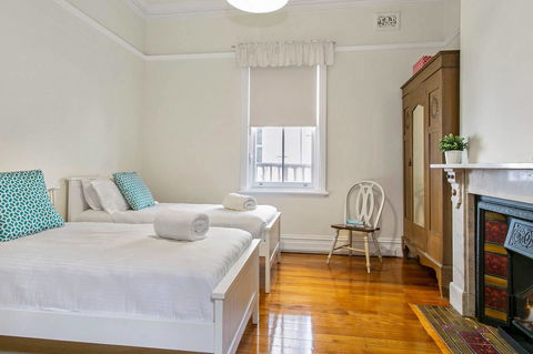 Oversized 2 Bedroom Manly Beach House - Holiday Great Ocean Road 5