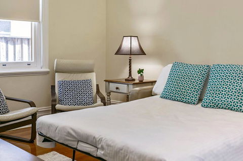 Oversized 2 Bedroom Manly Beach House - Holiday Great Ocean Road 7