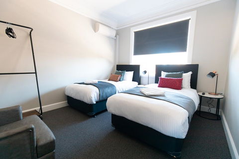 Horse And Jockey Hotel Homebush - Holiday Great Ocean Road 7