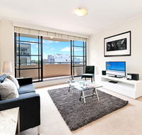 Wyndel Apartments - Apex North Sydney - Holiday Great Ocean Road
