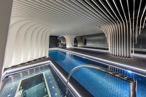 SKYE Suites Sydney - Holiday Great Ocean Road 5