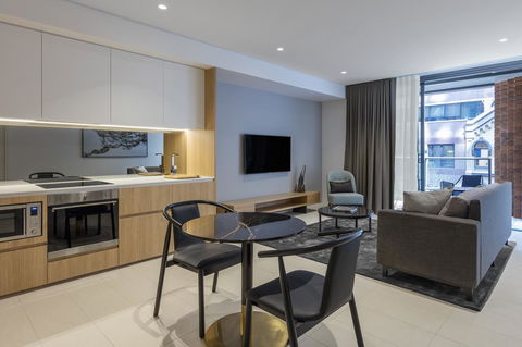 SKYE Suites Sydney - Holiday Great Ocean Road 17