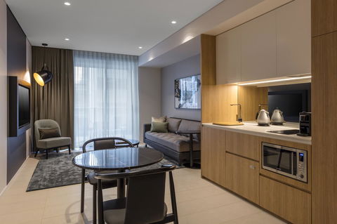 SKYE Suites Sydney - Holiday Great Ocean Road 25