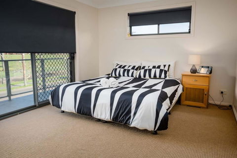 Bluegum Apartments Newcastle - Holiday Great Ocean Road 16