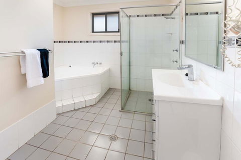 Bluegum Apartments Newcastle - Holiday Great Ocean Road 20