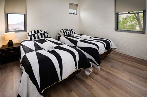 Bluegum Apartments Newcastle - Holiday Great Ocean Road 24