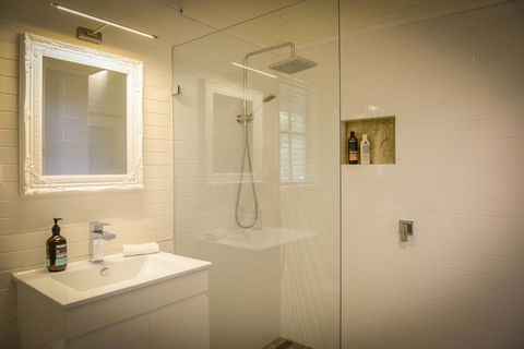Arcadia - The Barn Cottage & Rosehill Cottage - Holiday Great Ocean Road 11