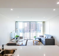 Near train station new 2 BR apt/free parking - Holiday Great Ocean Road