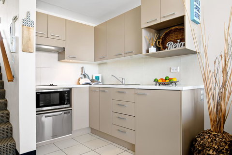 Relaxed Beachside Living - Holiday Great Ocean Road 6