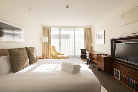 Novotel Canberra - Holiday Great Ocean Road 10