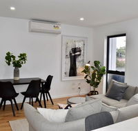 Brand New 2 Bed Apartment with Stunning City Views - Holiday Great Ocean Road