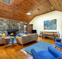 Breakfast Creek Cottage - Central bluestone cottage - Holiday Great Ocean Road
