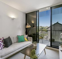 Bright Modern Apartment w Parking and Gym Near CBD - Holiday Great Ocean Road