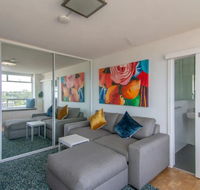 Bright Studio with Amazing City Views - Holiday Great Ocean Road