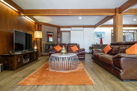 Brookfield Retreat - Large Holiday Home / Group Accommodation - Holiday Great Ocean Road 2