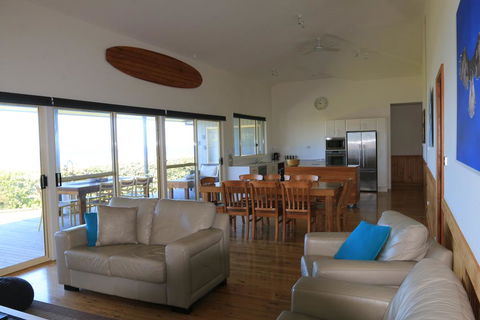 Bunkys By The Sea Holiday House - Holiday Great Ocean Road 2