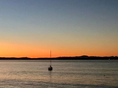 C A L M At Beautiful Shoal Bay - Holiday Great Ocean Road 1