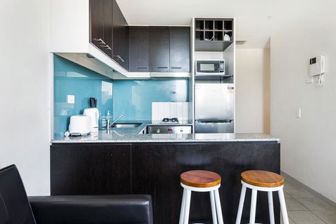Central And Modern Apartment In Melbourne CBD - Holiday Great Ocean Road 2