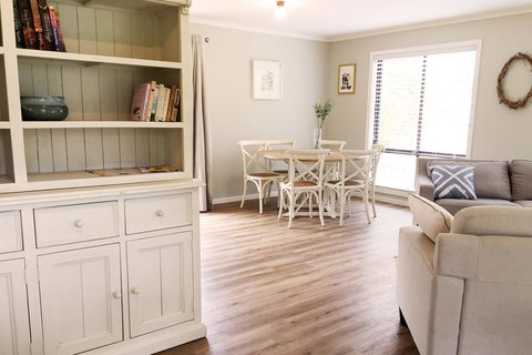 Charlottes Honor - River & Golf Cottage - Holiday Great Ocean Road 3