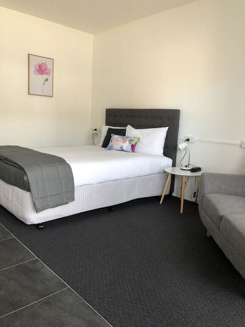 Commodore Motor Inn - Holiday Great Ocean Road 2